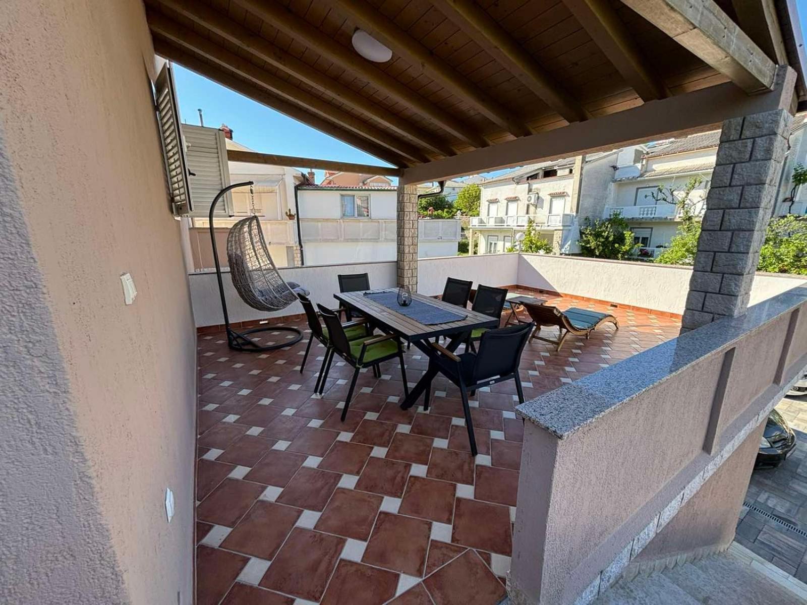 Lili Rab Apartment Rab Town Bilik gambar