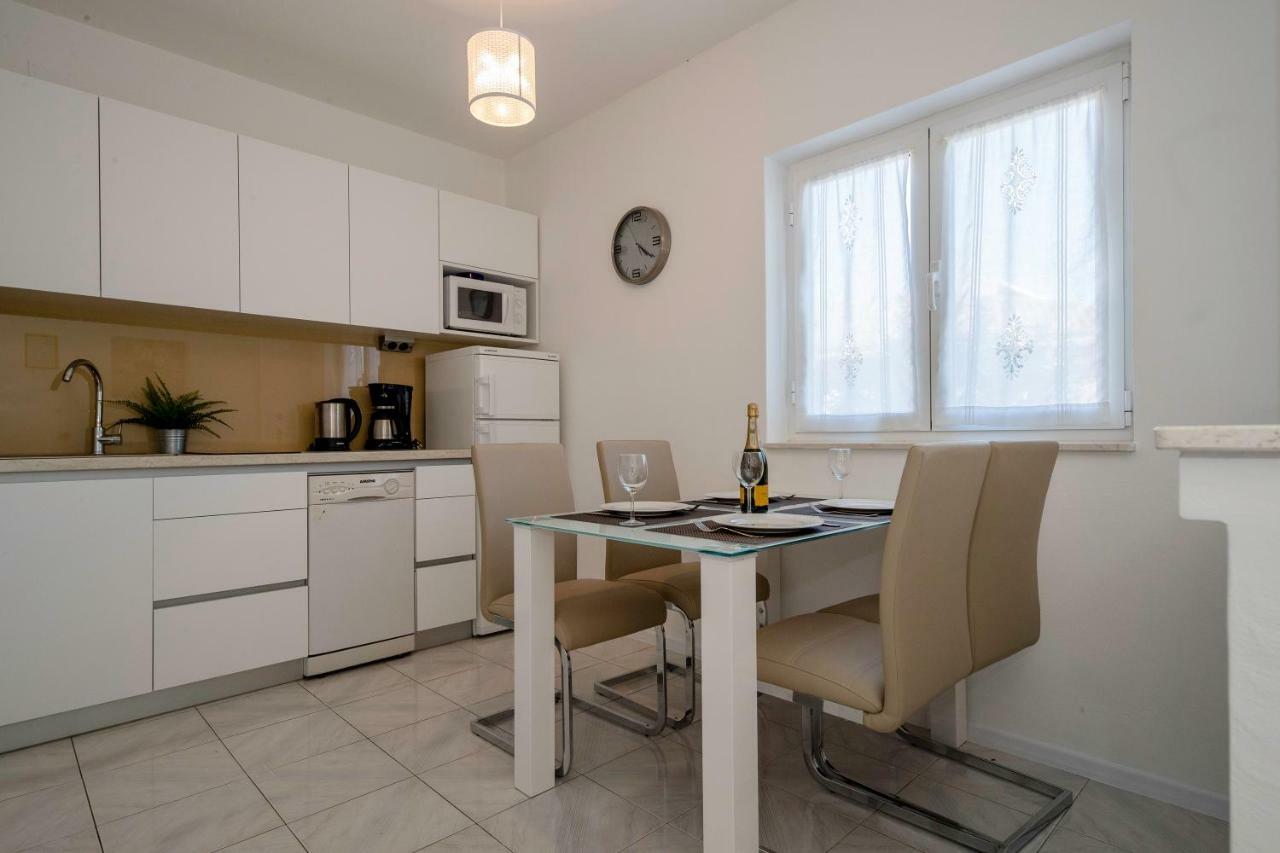 Lili Rab Apartment Rab Town Luaran gambar